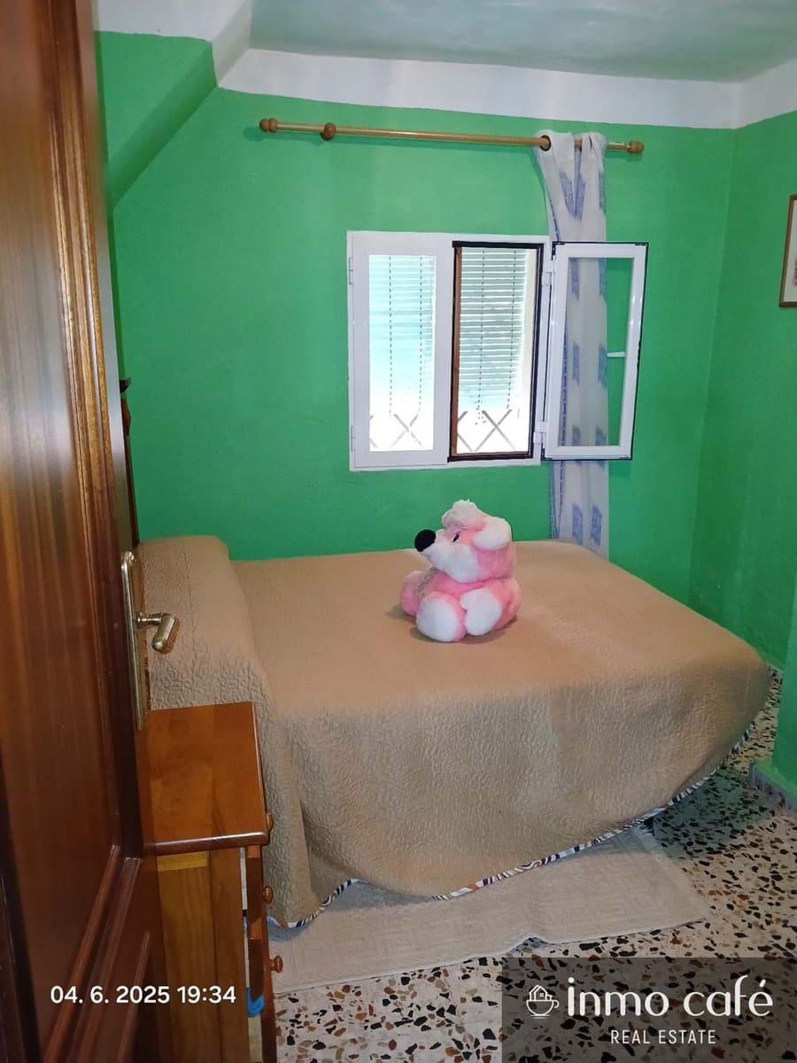 4 soverom Villa til salgs i Alicante by - € 280 000 (Ref: 9244289)