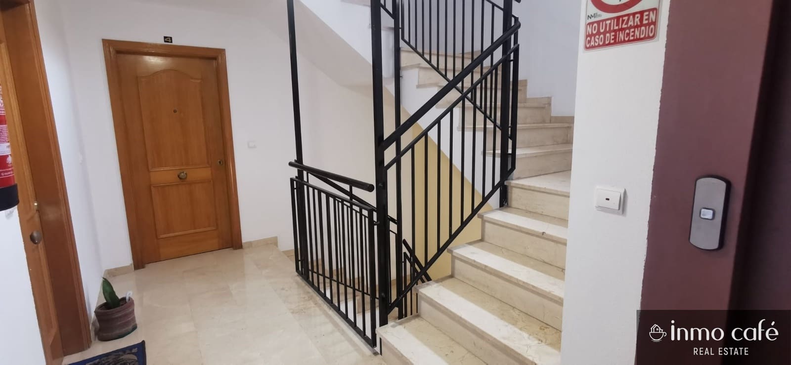 2 soverom Leilighet til salgs i Alicante by med svømmebasseng garasje - € 298 000 (Ref: 9274633)