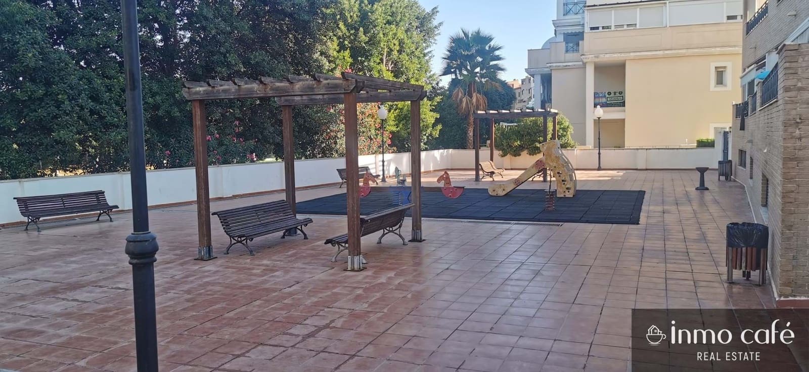 2 soverom Leilighet til salgs i Alicante by med svømmebasseng garasje - € 298 000 (Ref: 9274633)