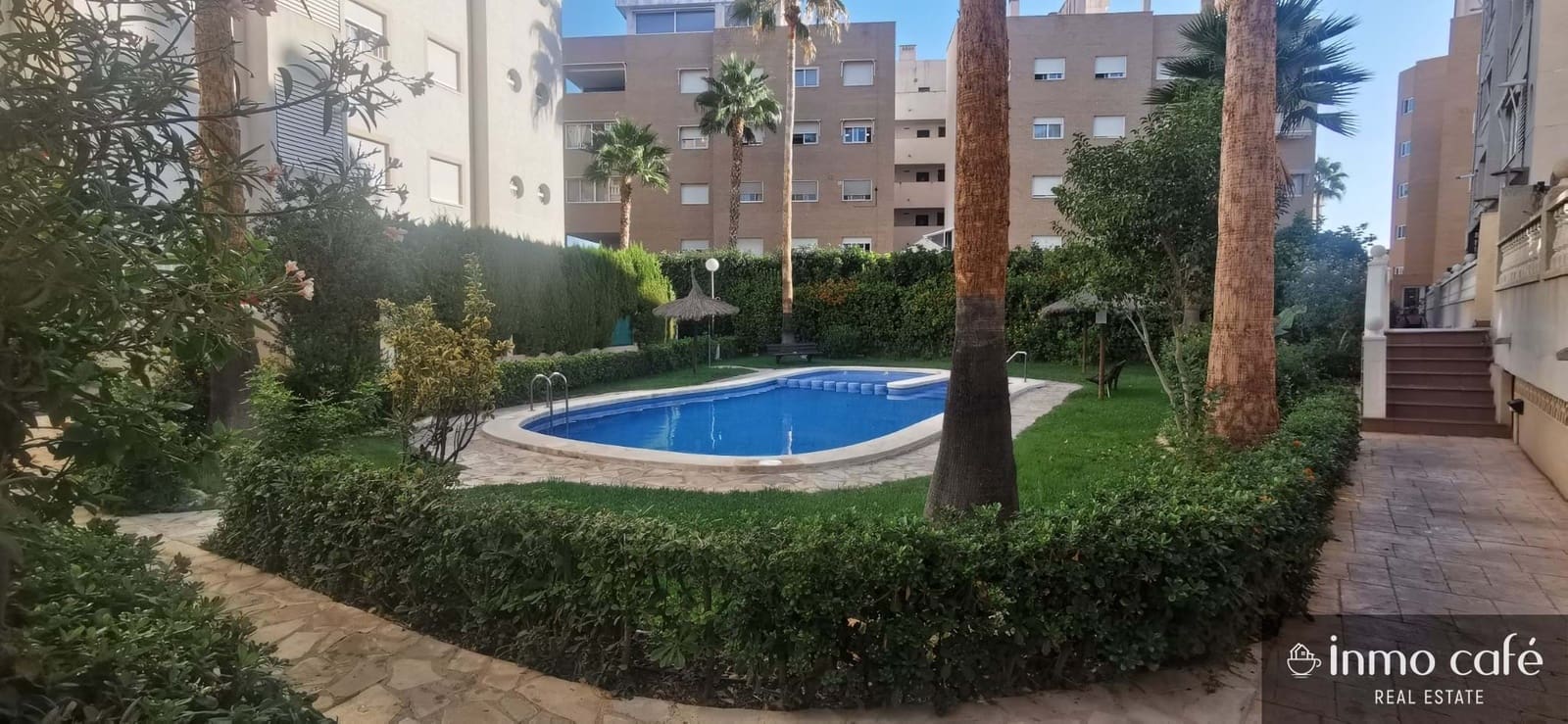 2 soverom Leilighet til salgs i Alicante by med svømmebasseng garasje - € 298 000 (Ref: 9274633)