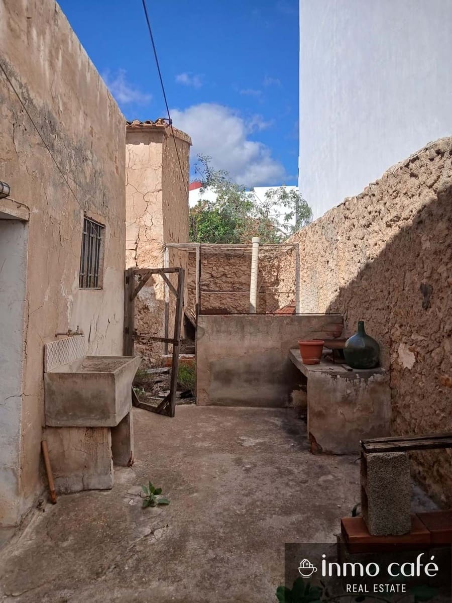 4 makuuhuone Omakotitalo myytävänä paikassa Alfaz del Pi / L'Alfas del Pi mukana 
autotalli - 250 000 € (Ref: 9346558)