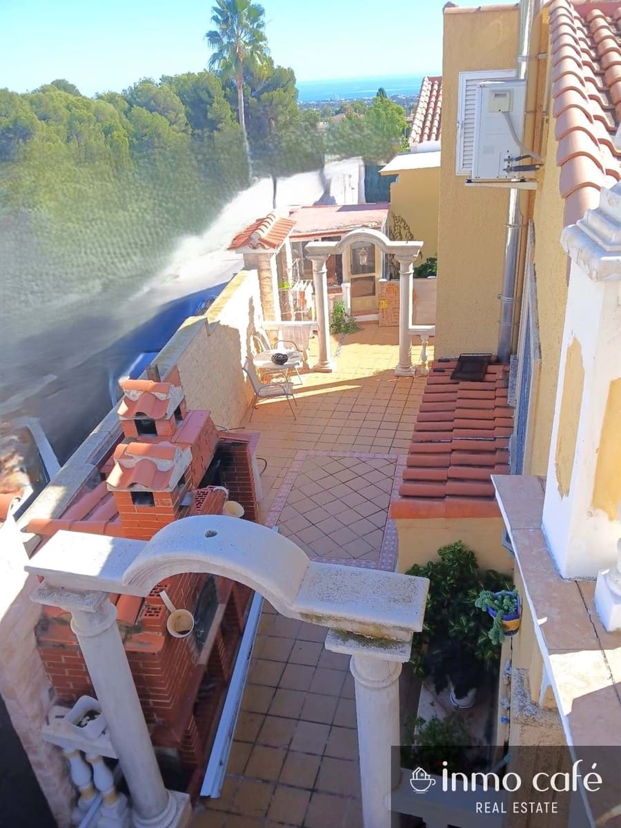 5 Zimmer Villa zu verkaufen in La Nucia mit Pool Garage - 384.800 € (Ref: 9390054)