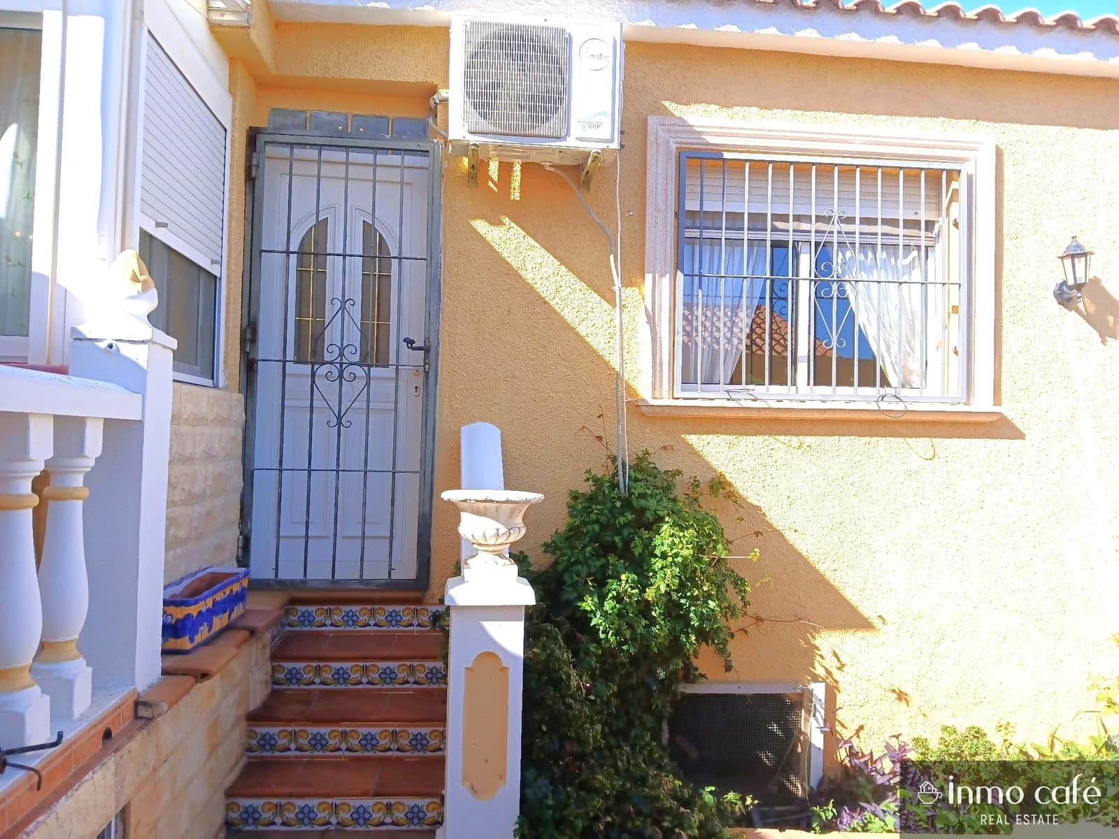 5 Zimmer Villa zu verkaufen in La Nucia mit Pool Garage - 384.800 € (Ref: 9390054)