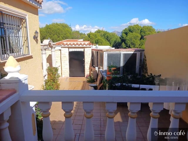 5 bedroom Villa for sale in La Nucia with pool garage - € 384,800 (Ref: 9390054)