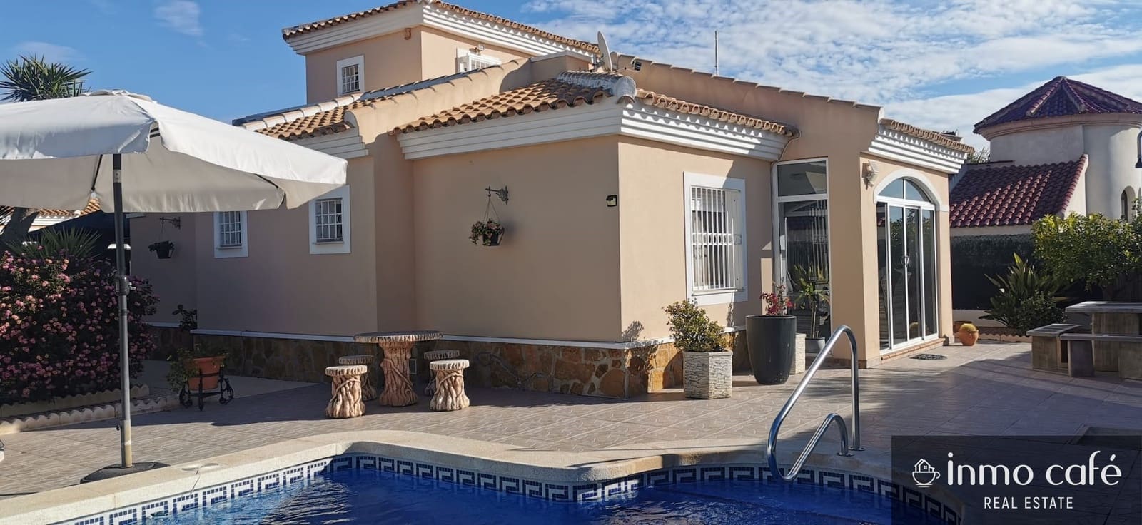 Chalet de 3 habitaciones en San Fulgencio en venta con piscina garaje - 375.000 € (Ref: 9438140)