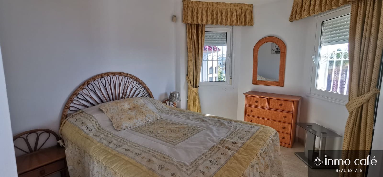 Chalet de 3 habitaciones en San Fulgencio en venta con piscina garaje - 375.000 € (Ref: 9438140)