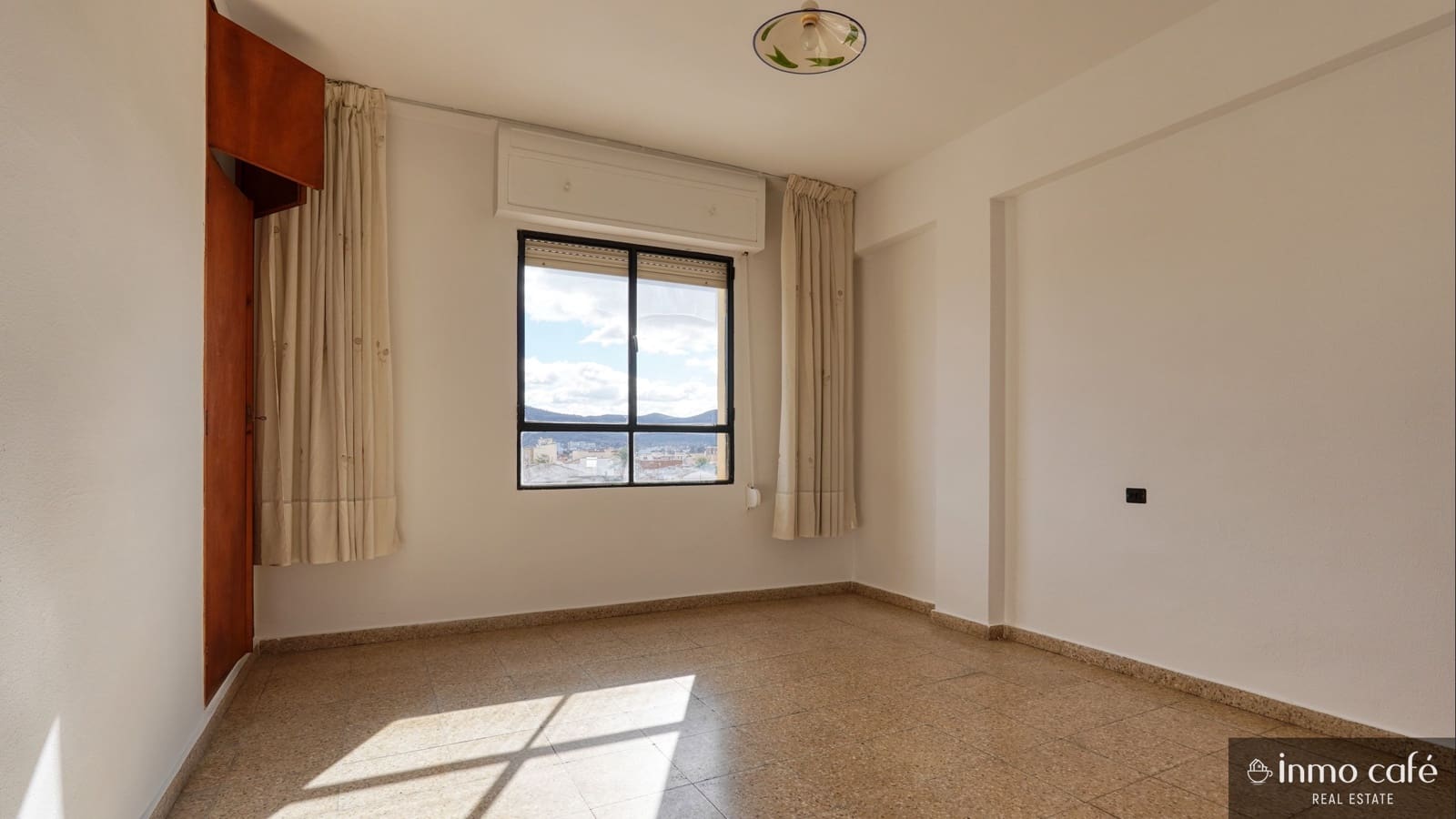 3 bedroom Apartment for rent in L'Alcudia de Crespins - € 650 (Ref: 9539712)