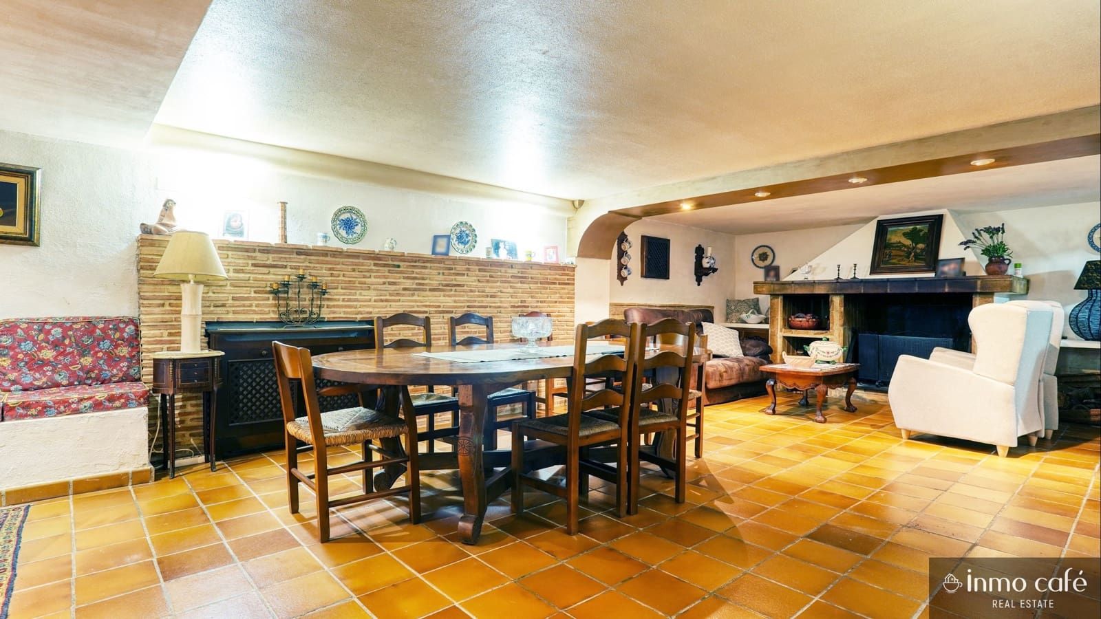 7 bedroom Villa for sale in Canals with garage - € 467,000 (Ref: 9560705)