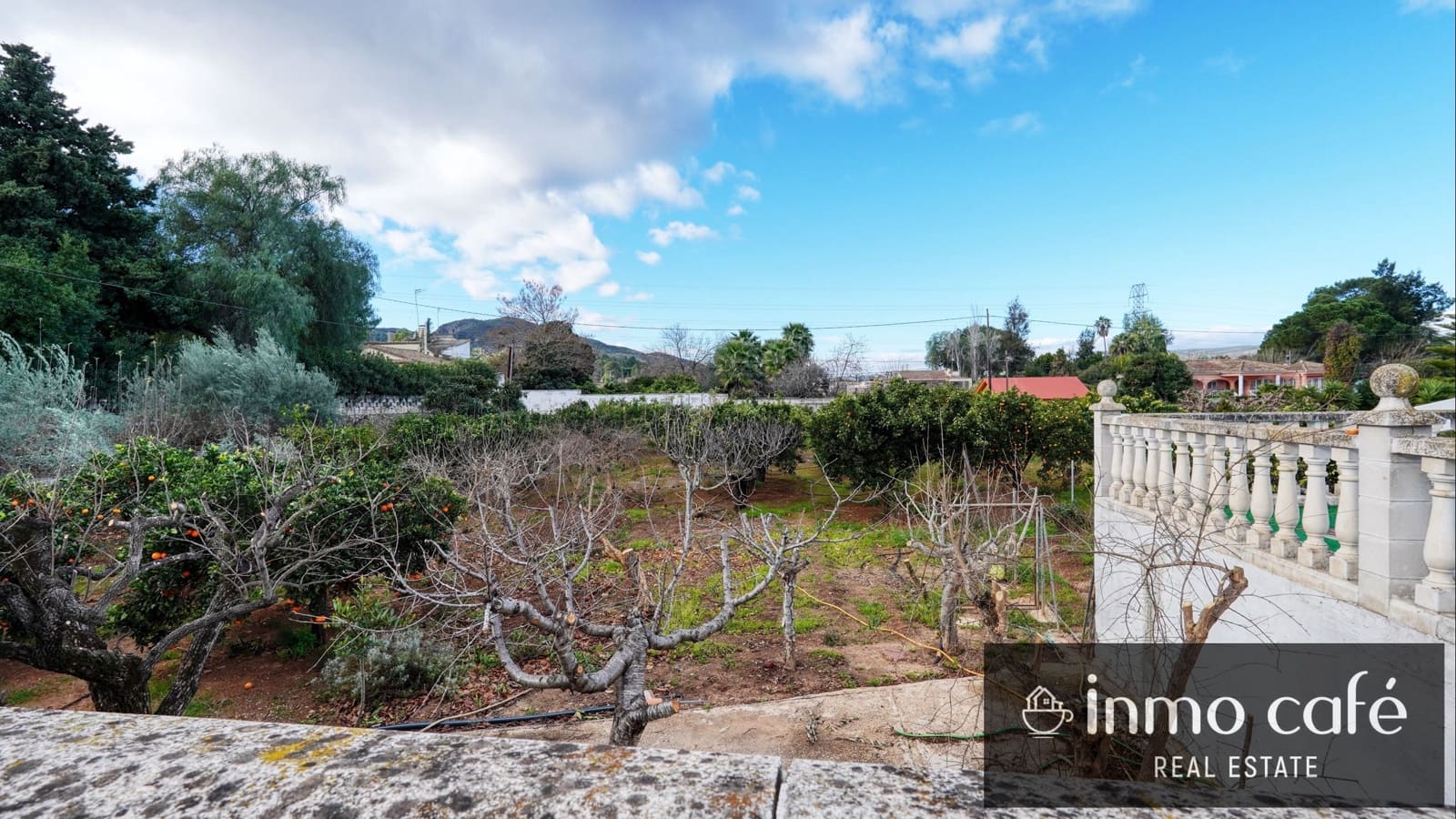 7 bedroom Villa for sale in Canals with garage - € 400,000 (Ref: 9560705)