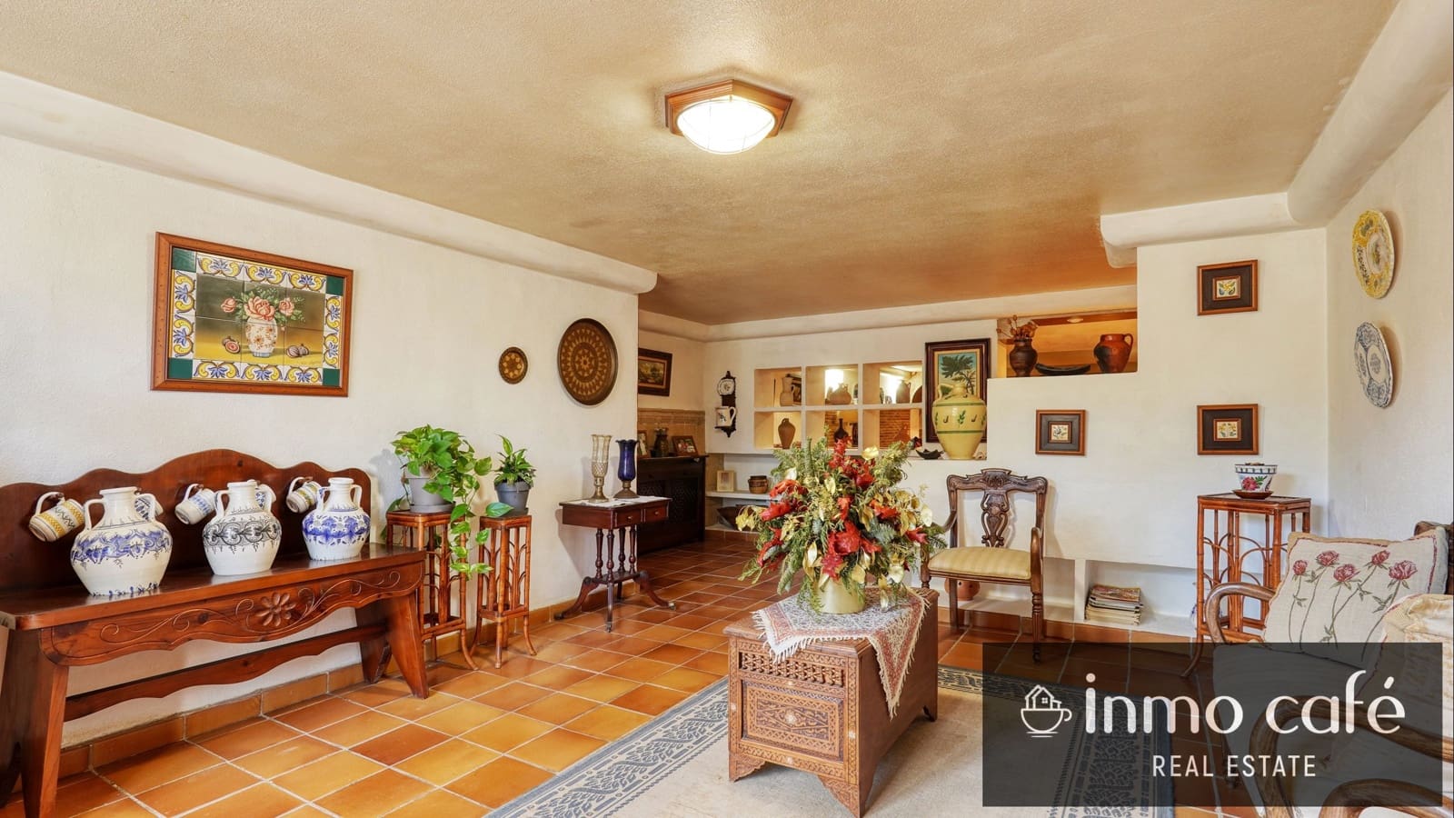 7 bedroom Villa for sale in Canals with garage - € 400,000 (Ref: 9560705)