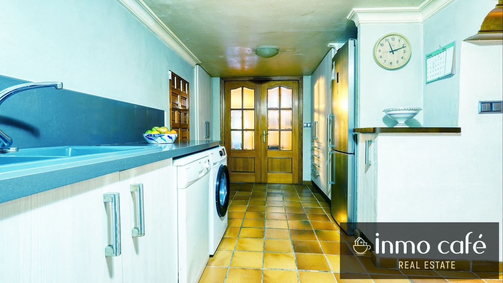 7 bedroom Villa for sale in Canals with garage - € 400,000 (Ref: 9560705)