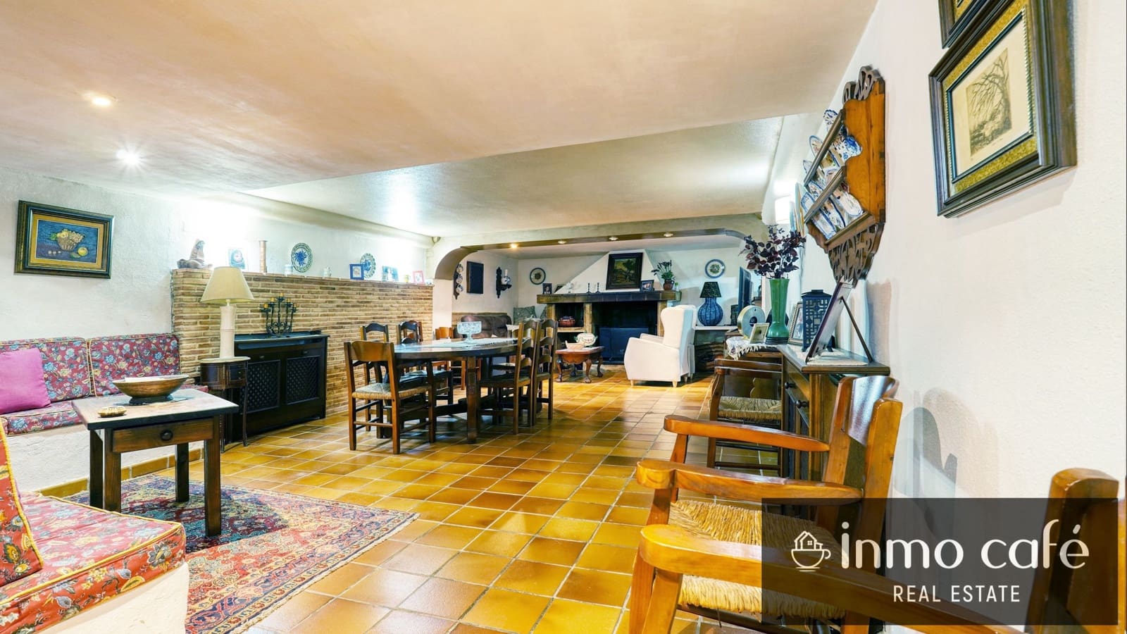 7 bedroom Villa for sale in Canals with garage - € 400,000 (Ref: 9560705)