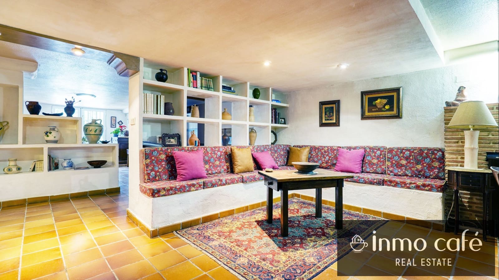 7 bedroom Villa for sale in Canals with garage - € 400,000 (Ref: 9560705)