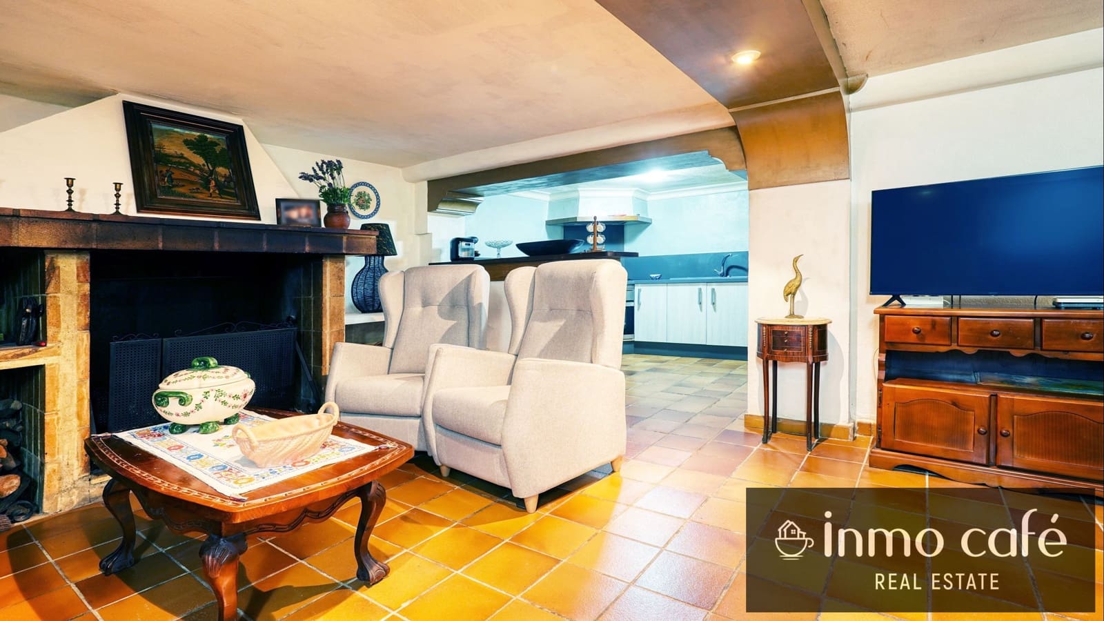 7 bedroom Villa for sale in Canals with garage - € 400,000 (Ref: 9560705)