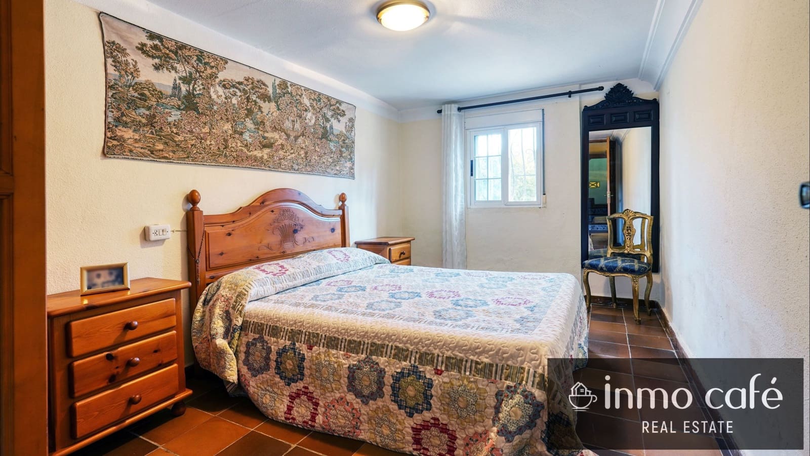 7 bedroom Villa for sale in Canals with garage - € 400,000 (Ref: 9560705)