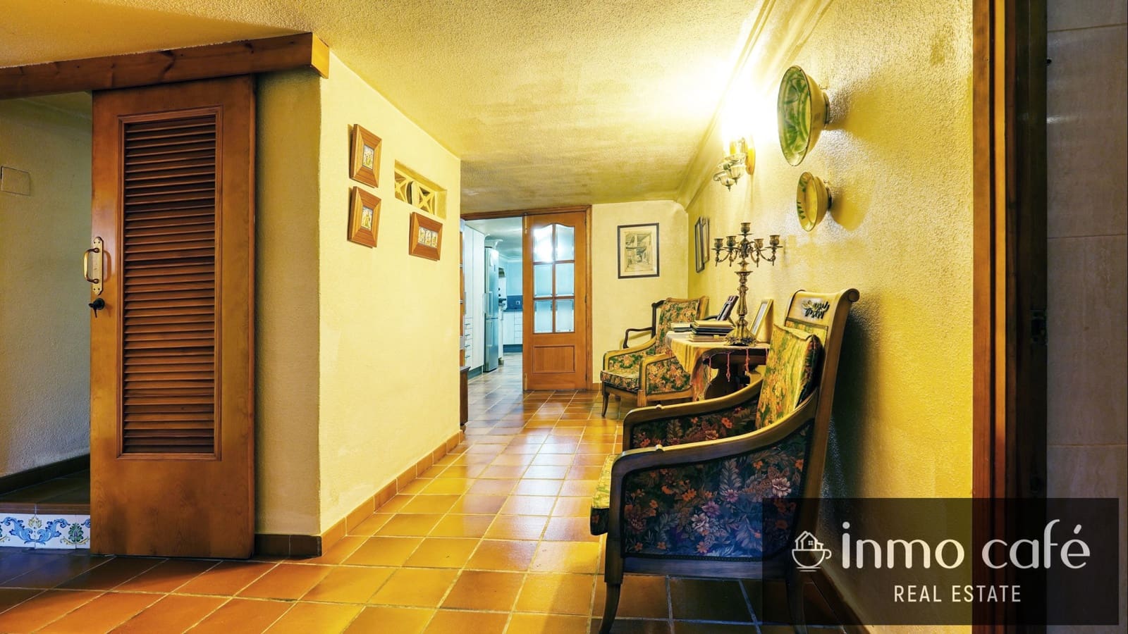 7 bedroom Villa for sale in Canals with garage - € 400,000 (Ref: 9560705)