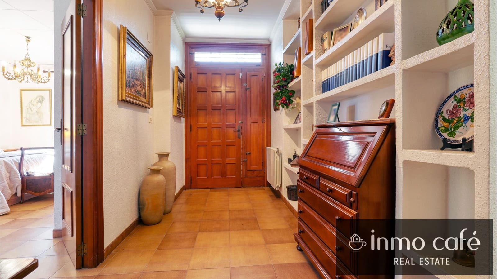 7 bedroom Villa for sale in Canals with garage - € 400,000 (Ref: 9560705)