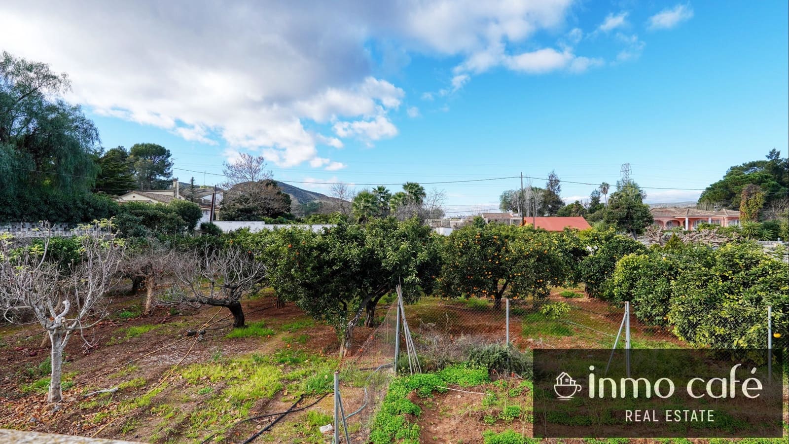 7 bedroom Villa for sale in Canals with garage - € 400,000 (Ref: 9560705)