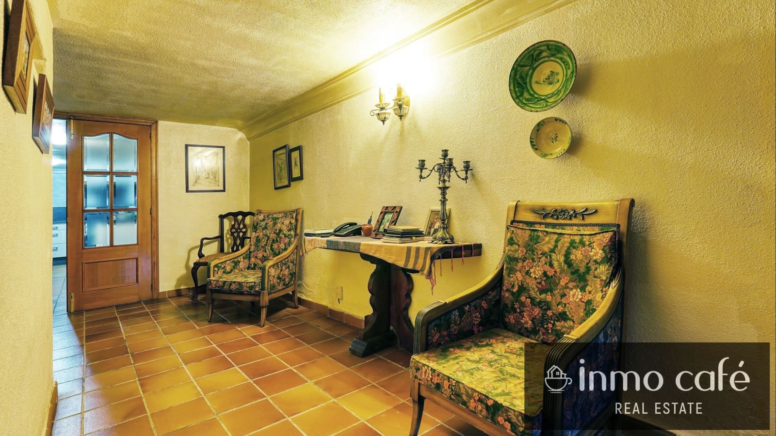7 bedroom Villa for sale in Canals with garage - € 400,000 (Ref: 9560705)