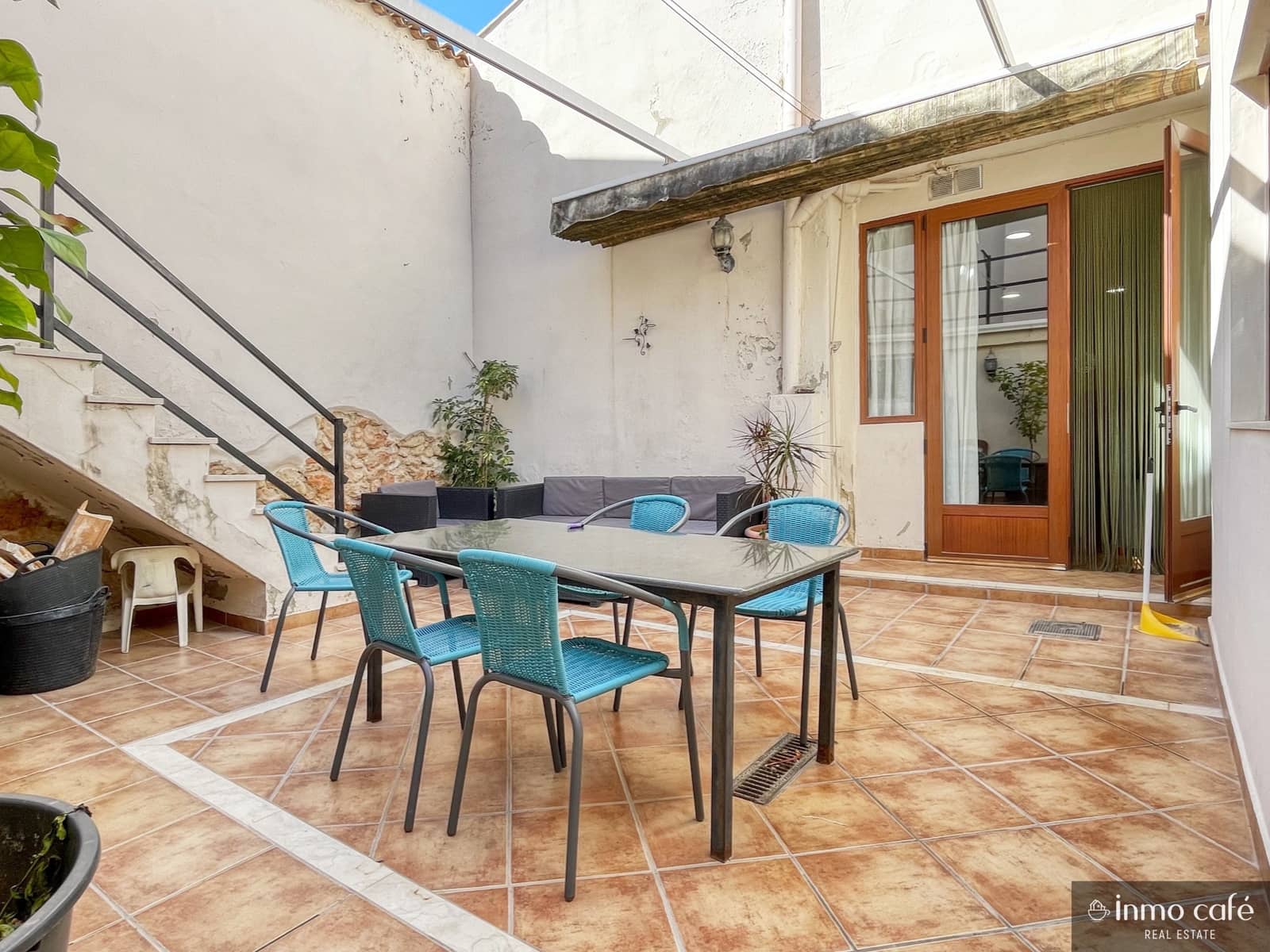 4 quarto Casa em Banda para venda em Anna com garagem - 150 000 € (Ref: 9564129)