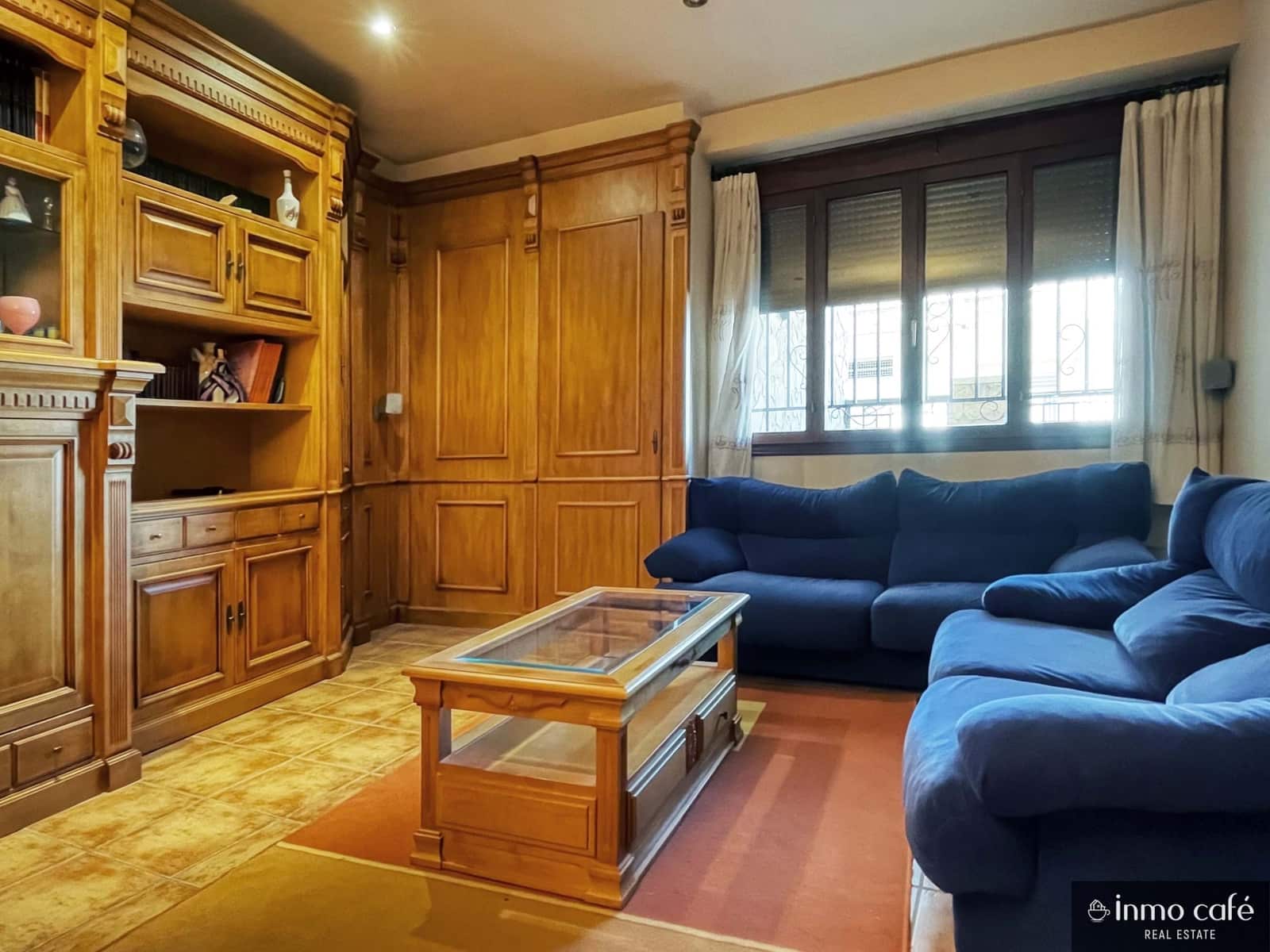 4 quarto Casa em Banda para venda em Anna com garagem - 150 000 € (Ref: 9564129)