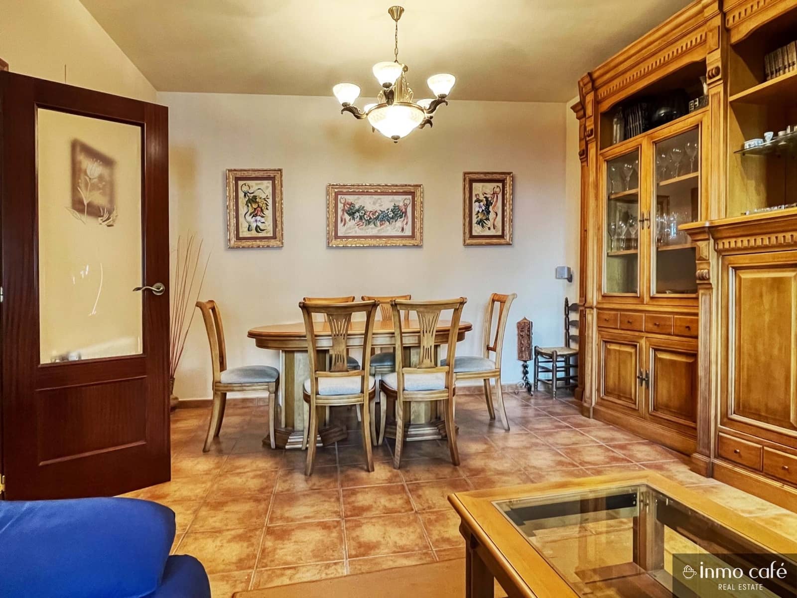 4 quarto Casa em Banda para venda em Anna com garagem - 150 000 € (Ref: 9564129)