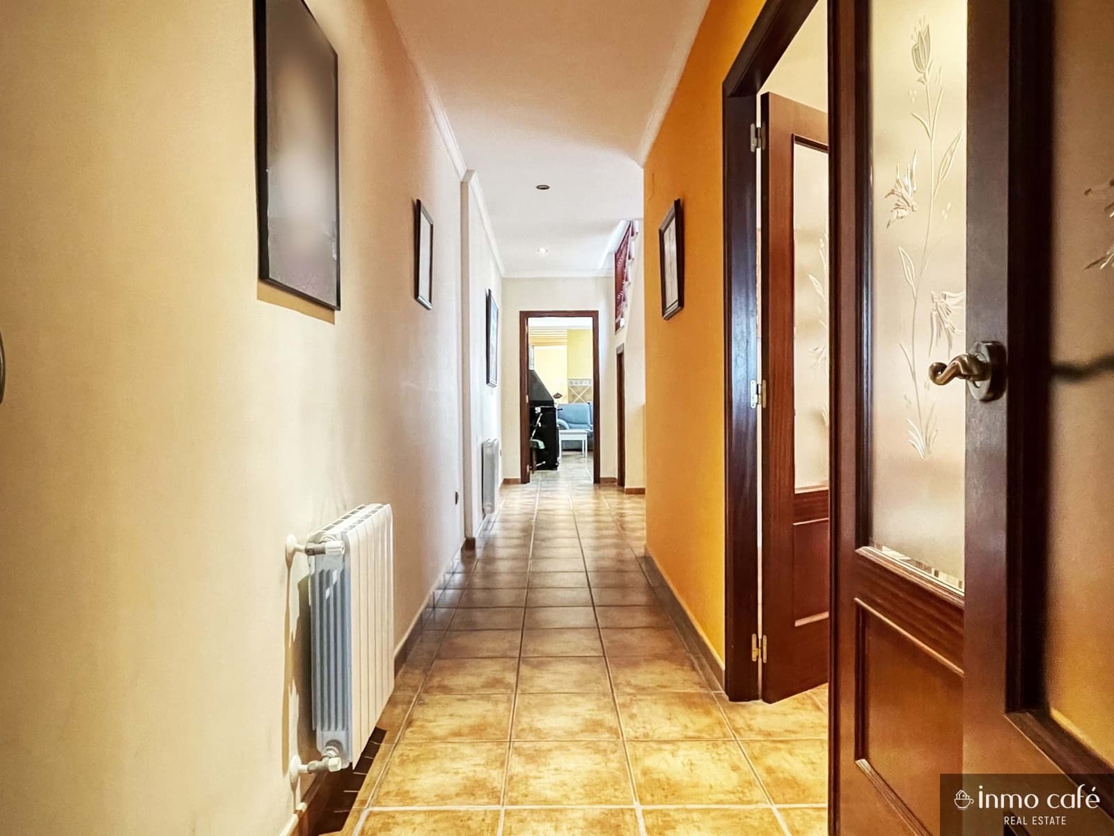 4 quarto Casa em Banda para venda em Anna com garagem - 150 000 € (Ref: 9564129)