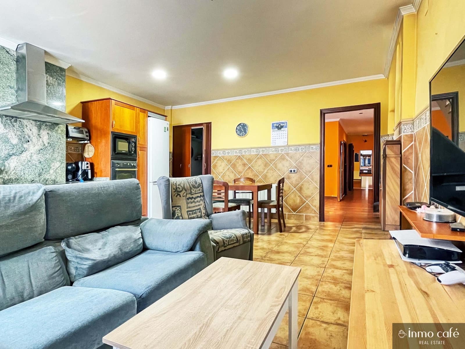 4 quarto Casa em Banda para venda em Anna com garagem - 150 000 € (Ref: 9564129)
