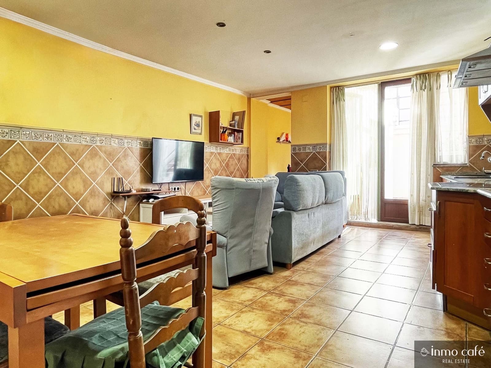 4 quarto Casa em Banda para venda em Anna com garagem - 150 000 € (Ref: 9564129)