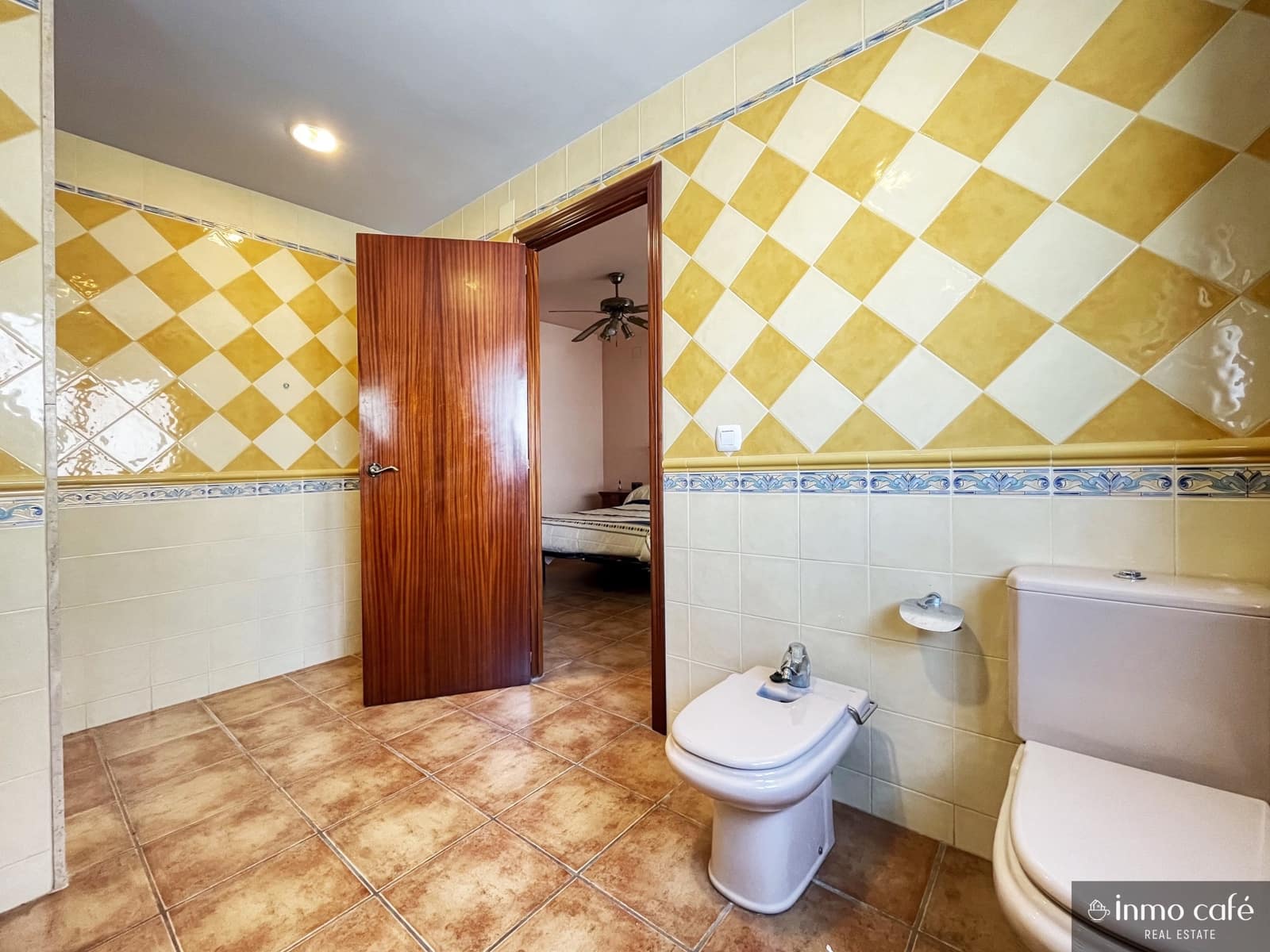 4 quarto Casa em Banda para venda em Anna com garagem - 150 000 € (Ref: 9564129)