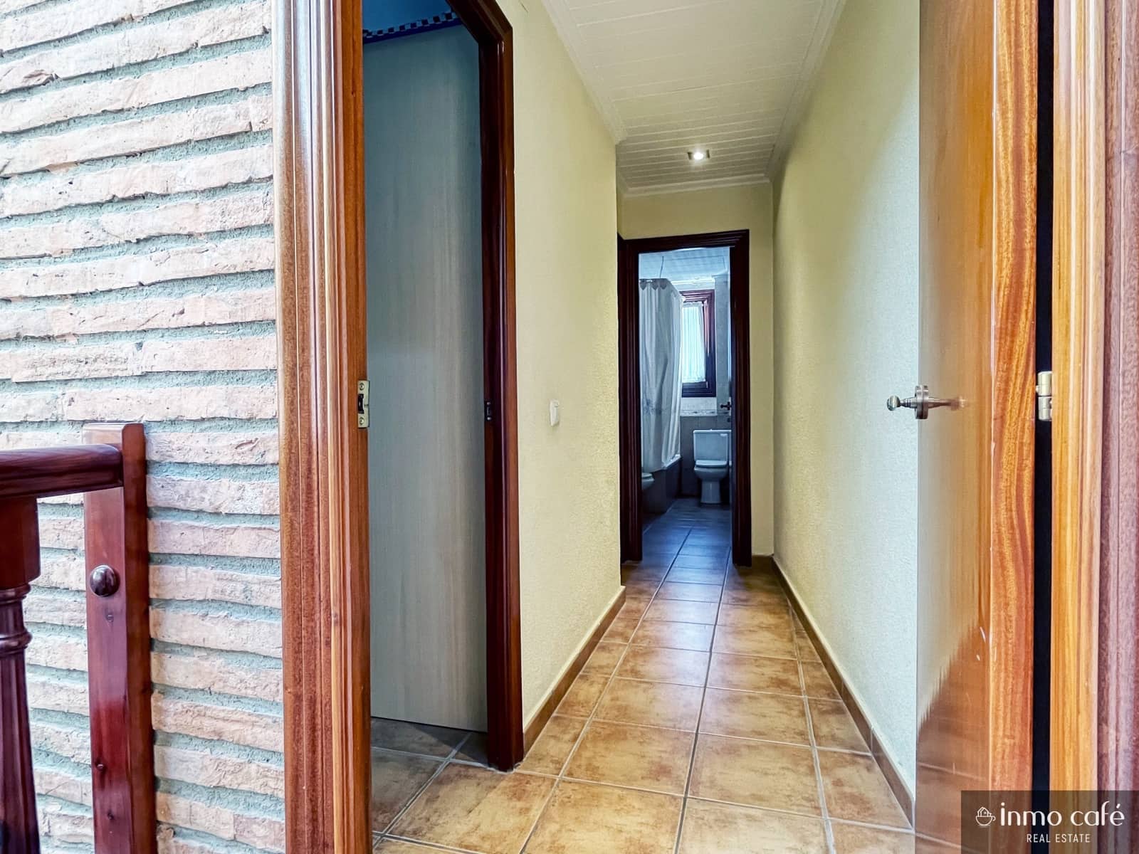 4 quarto Casa em Banda para venda em Anna com garagem - 150 000 € (Ref: 9564129)