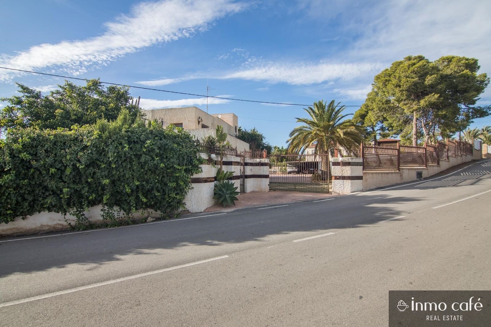 5 bedroom Villa for sale in Elche / Elx - € 448,000 (Ref: 9617903)