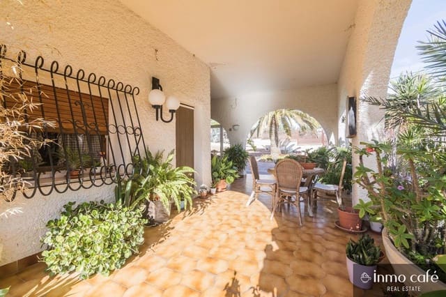Chalet de 5 habitaciones en Elche / Elx en venta - 448.000 € (Ref: 9617903)