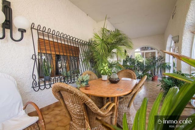 Chalet de 5 habitaciones en Elche / Elx en venta - 448.000 € (Ref: 9617903)