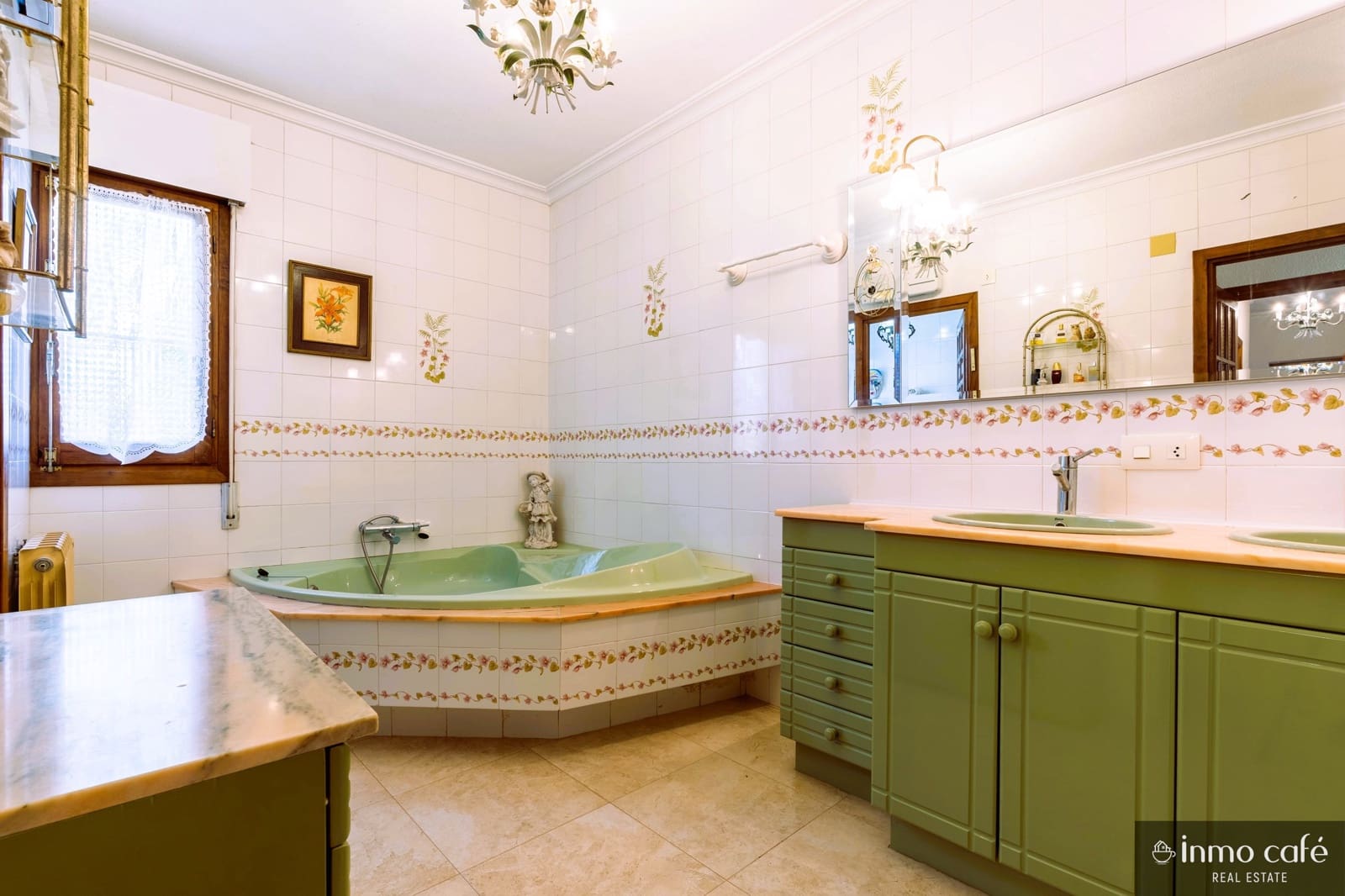 5 makuuhuone Huvila myytävänä paikassa Rojales mukana uima-altaan 
autotalli - 790 000 € (Ref: 9639621)