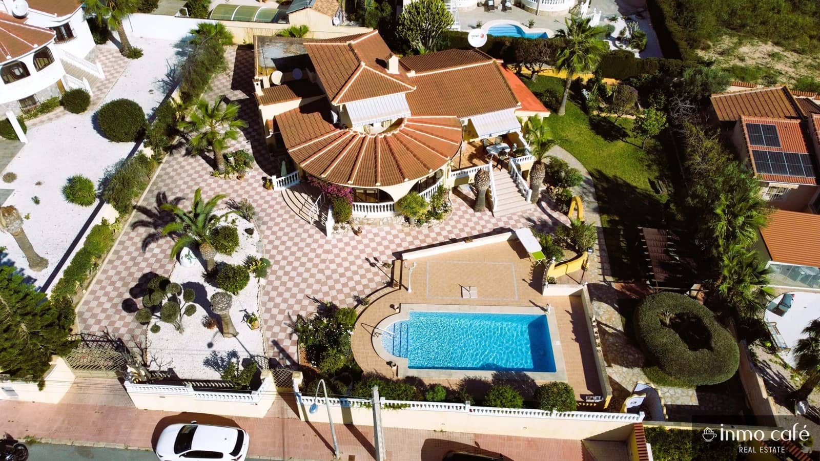 5 makuuhuone Huvila myytävänä paikassa Rojales mukana uima-altaan 
autotalli - 790 000 € (Ref: 9639621)