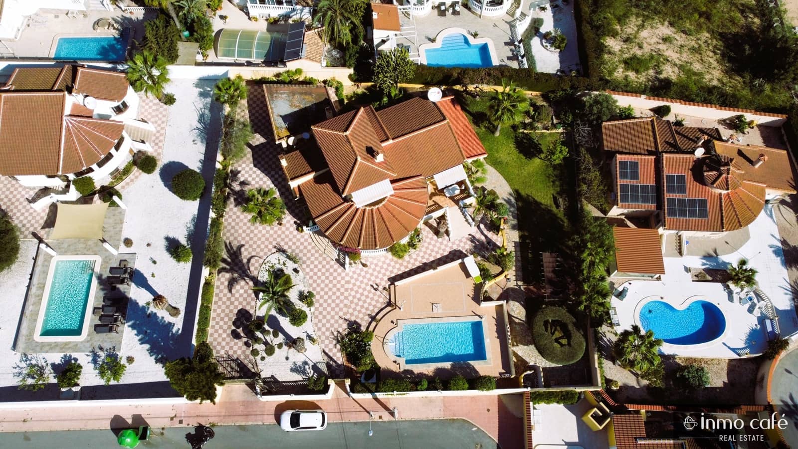 5 makuuhuone Huvila myytävänä paikassa Rojales mukana uima-altaan 
autotalli - 790 000 € (Ref: 9639621)