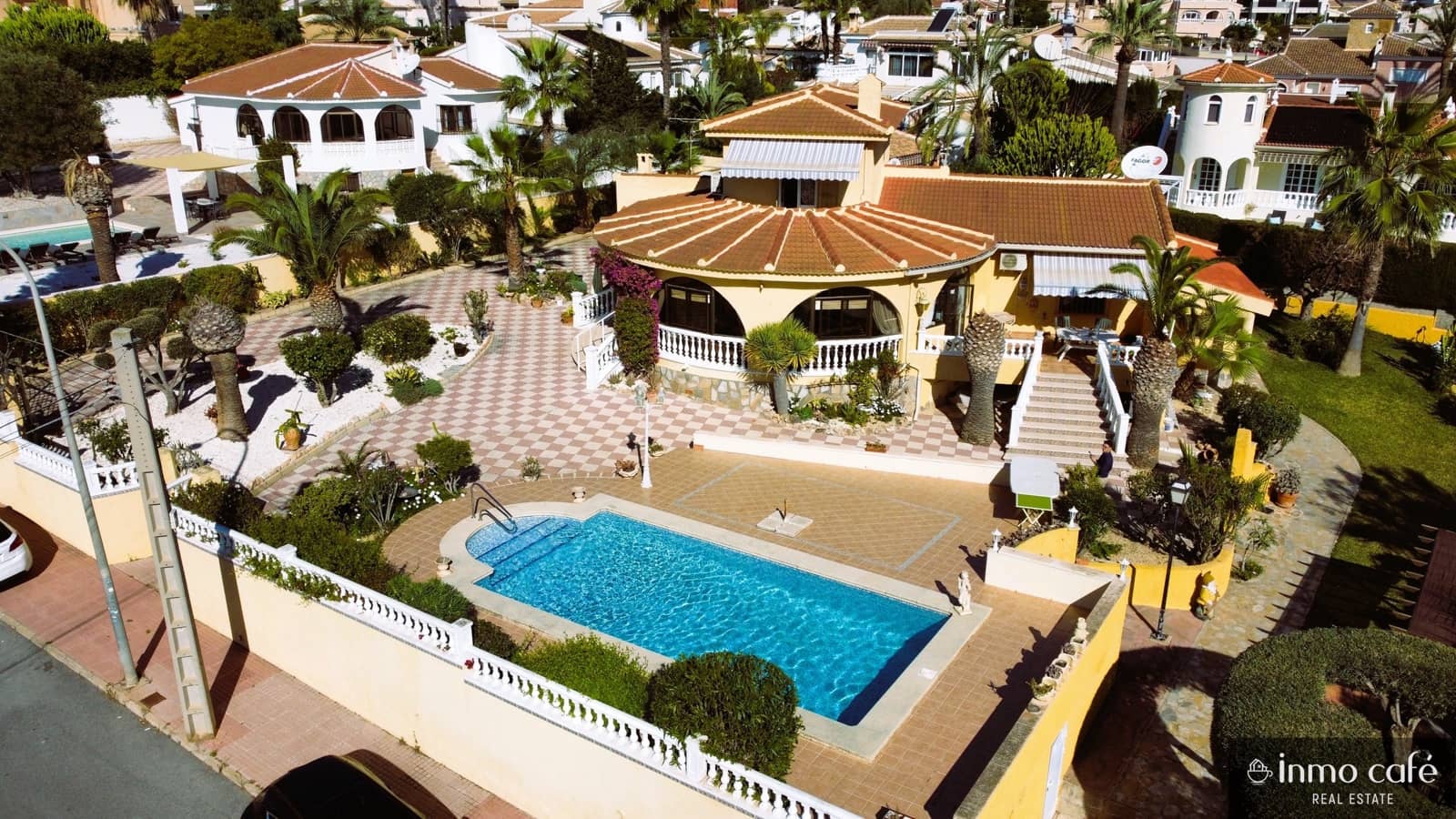 5 makuuhuone Huvila myytävänä paikassa Rojales mukana uima-altaan 
autotalli - 790 000 € (Ref: 9639621)