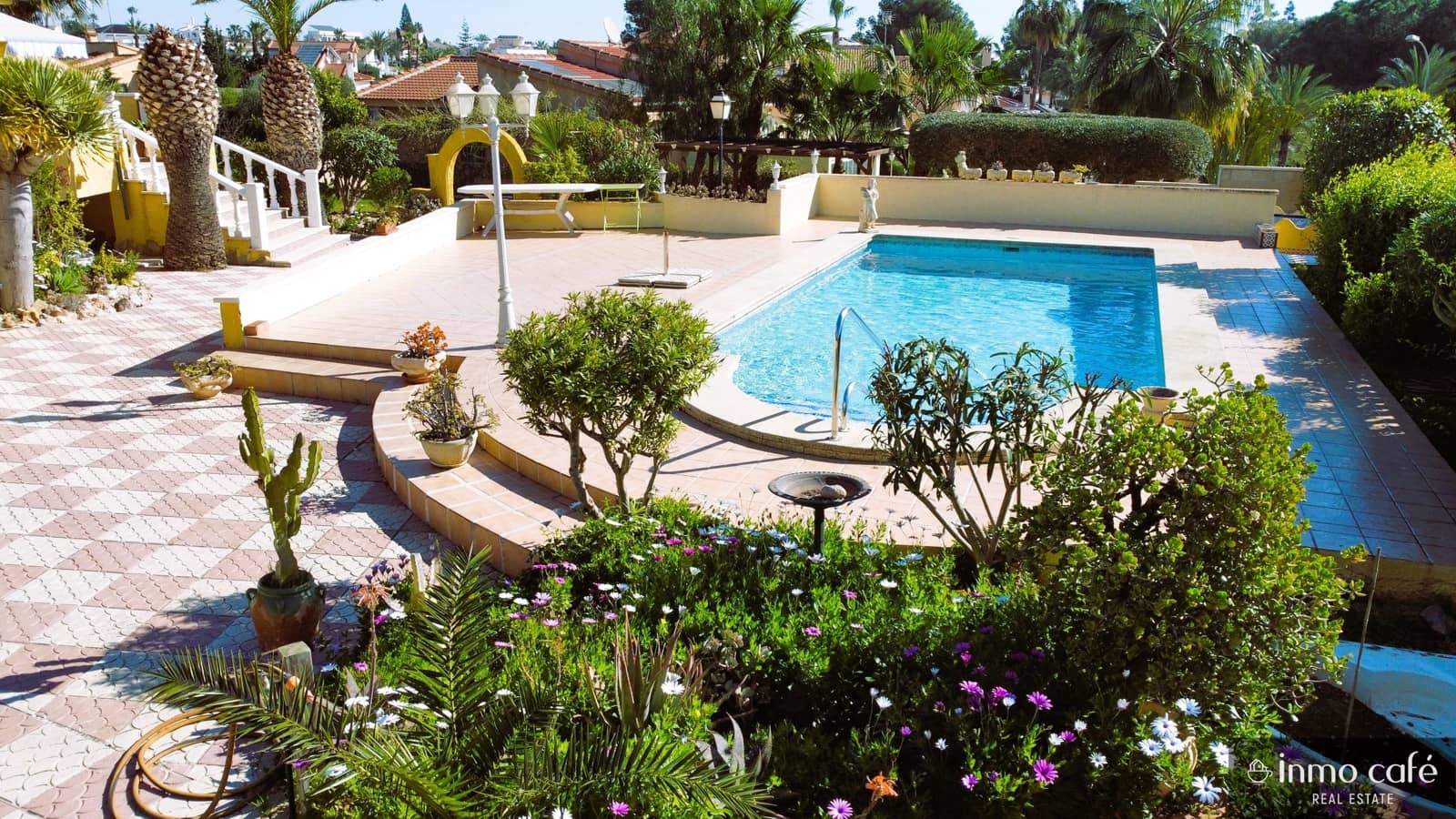 5 makuuhuone Huvila myytävänä paikassa Rojales mukana uima-altaan 
autotalli - 790 000 € (Ref: 9639621)