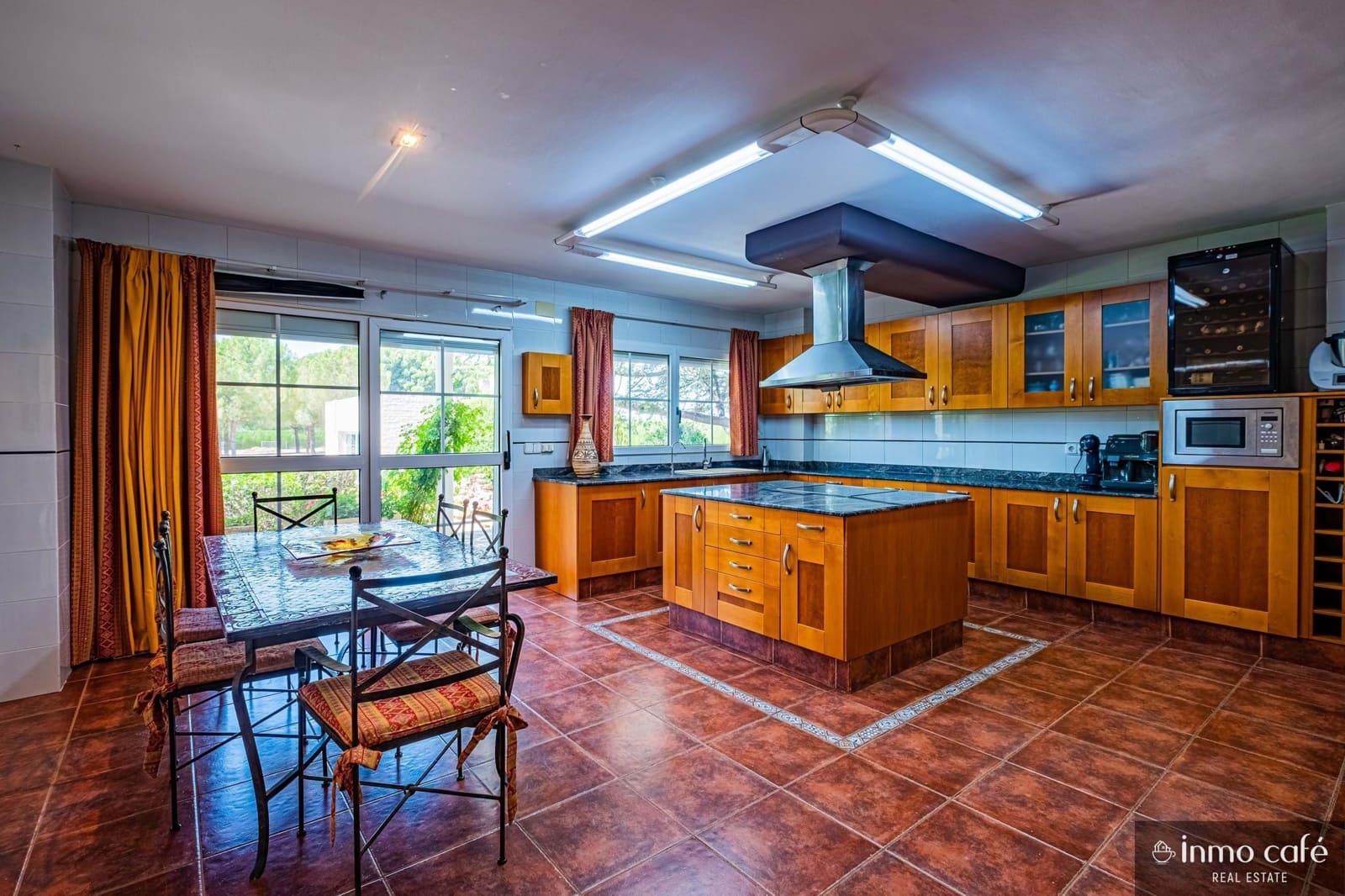 5 slaapkamer Villa te koop in Villena met zwembad garage - € 549.000 (Ref: 9650574)