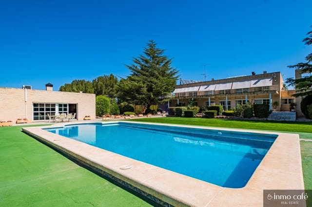 5 soverom Villa til salgs i Villena med svømmebasseng garasje - € 549 000 (Ref: 9650574)