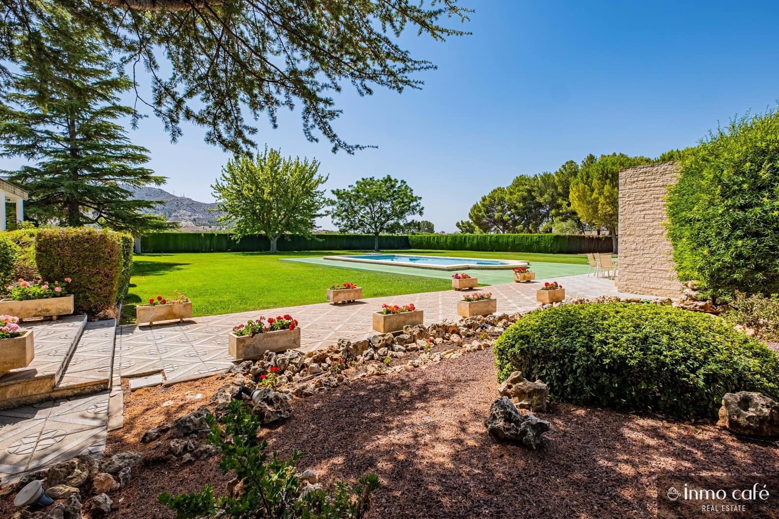 5 slaapkamer Villa te koop in Villena met zwembad garage - € 549.000 (Ref: 9650574)