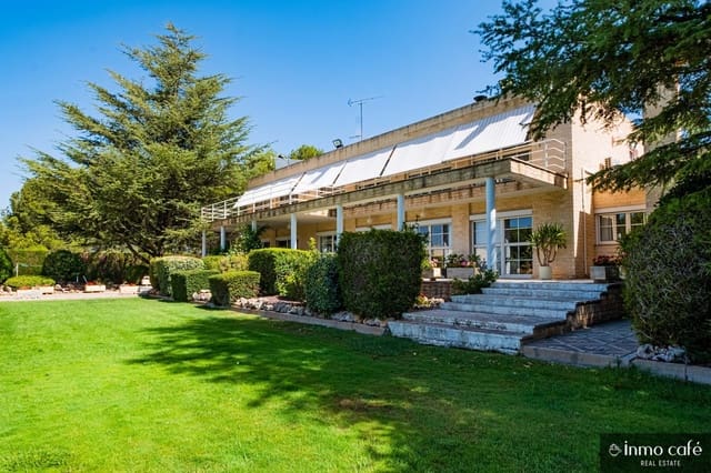 5 soverom Villa til salgs i Villena med svømmebasseng garasje - € 549 000 (Ref: 9650574)