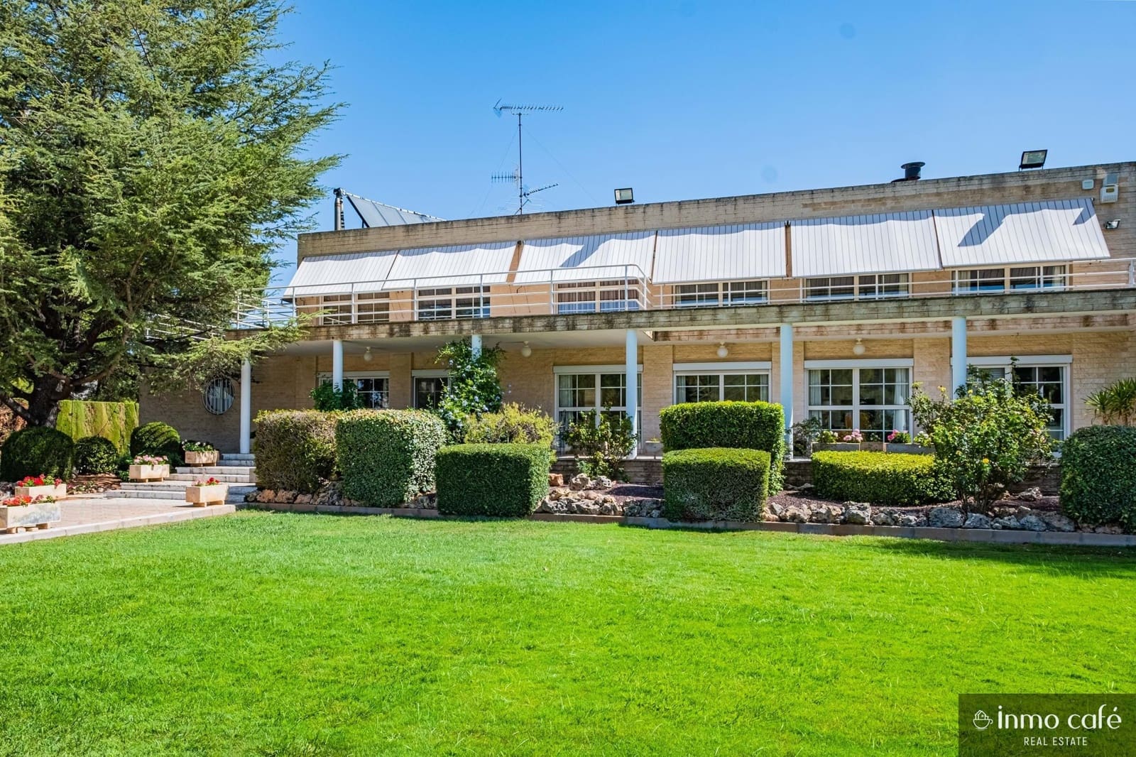 5 slaapkamer Villa te koop in Villena met zwembad garage - € 549.000 (Ref: 9650574)