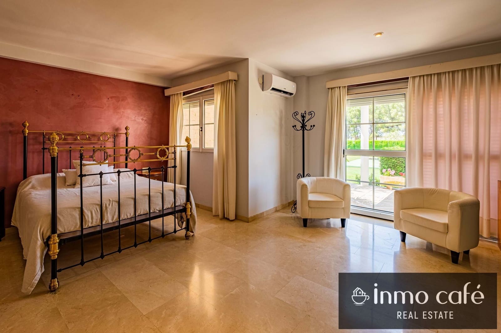 5 bedroom Villa for sale in Villena with pool garage - € 549,000 (Ref: 9650574)