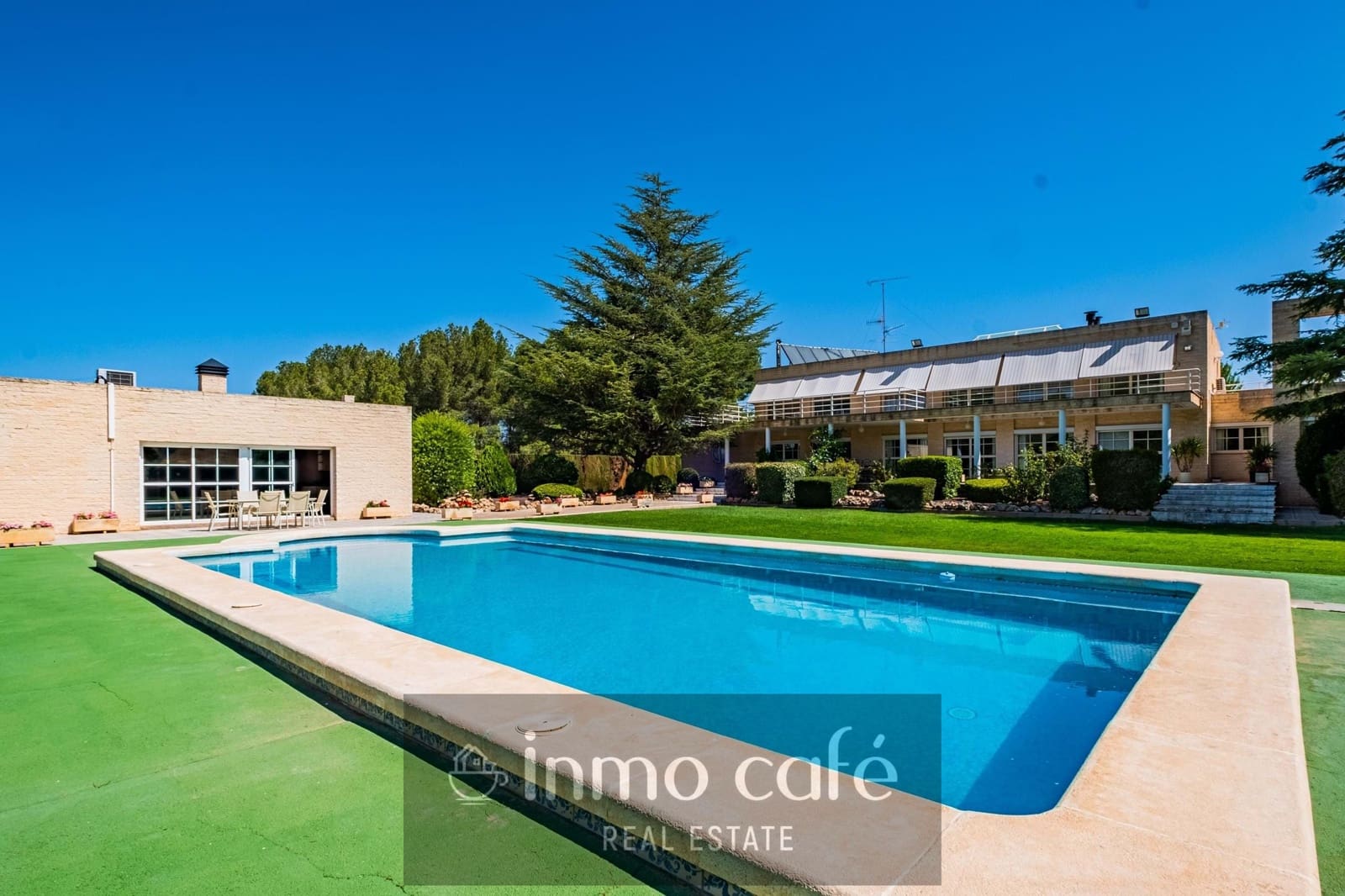 5 bedroom Villa for sale in Villena with pool garage - € 549,000 (Ref: 9650574)