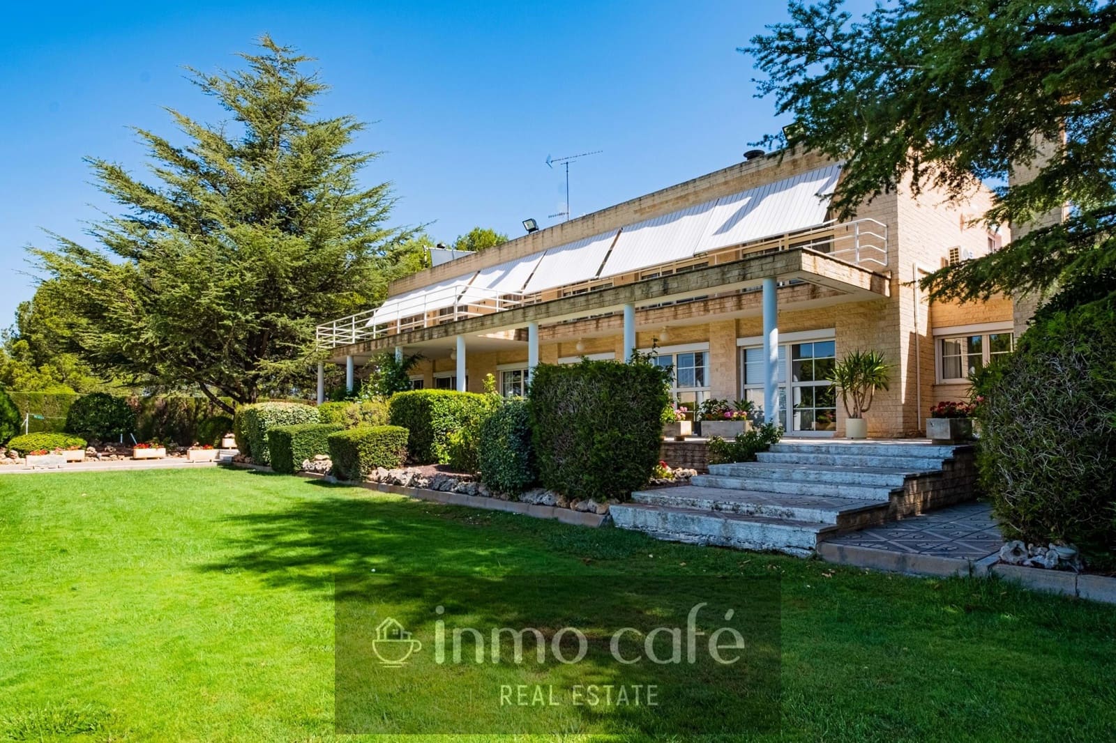 5 bedroom Villa for sale in Villena with pool garage - € 549,000 (Ref: 9650574)