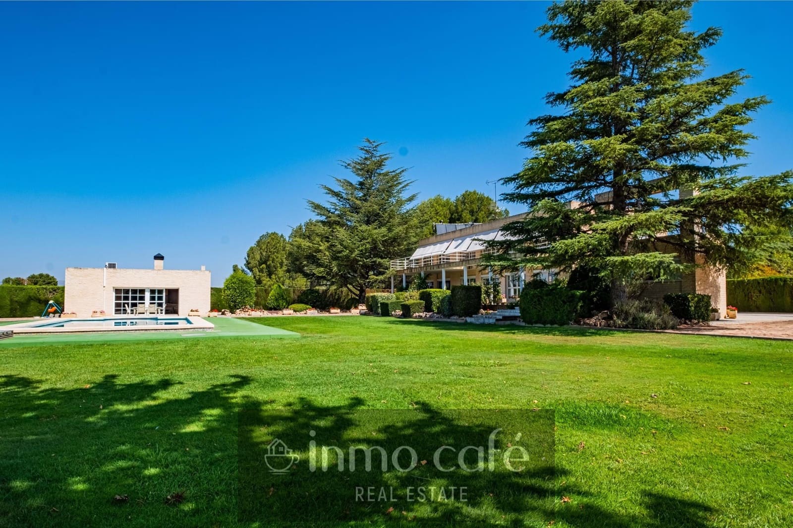 5 bedroom Villa for sale in Villena with pool garage - € 549,000 (Ref: 9650574)