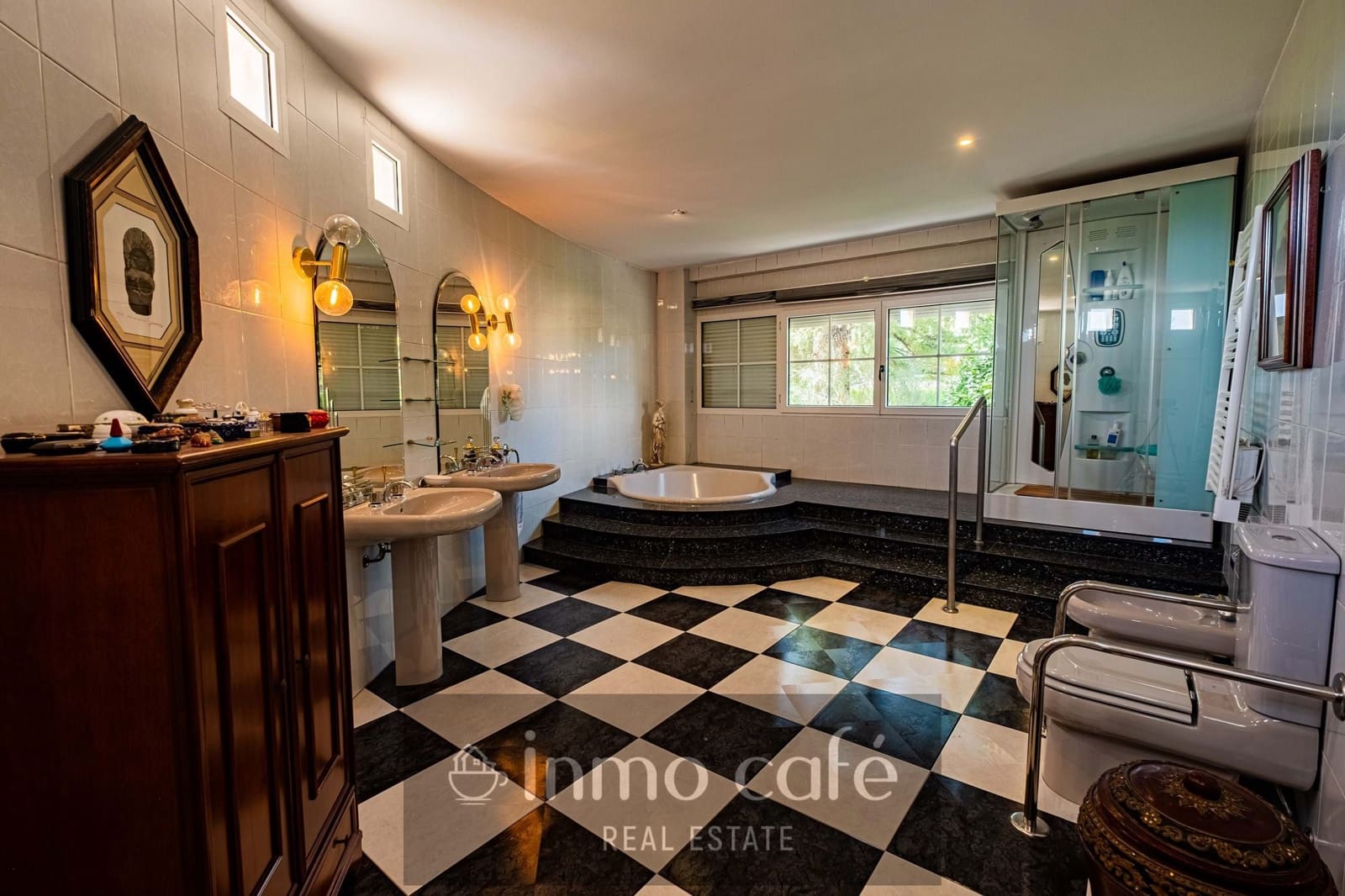 5 bedroom Villa for sale in Villena with pool garage - € 549,000 (Ref: 9650574)