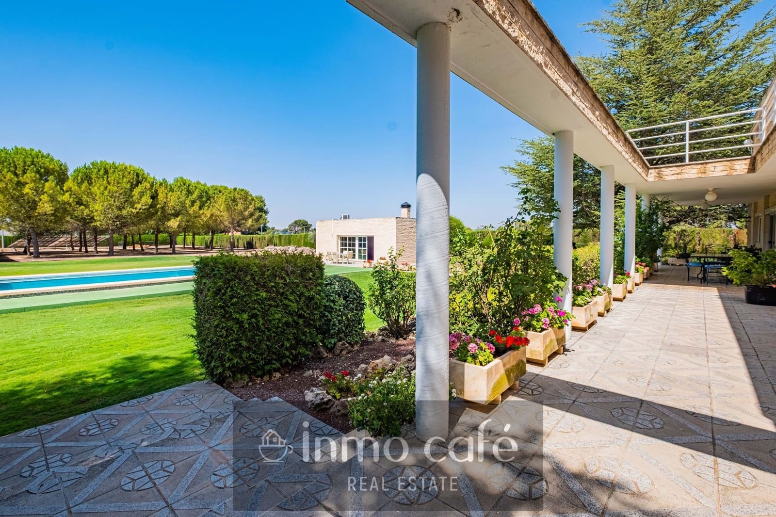 5 bedroom Villa for sale in Villena with pool garage - € 549,000 (Ref: 9650574)